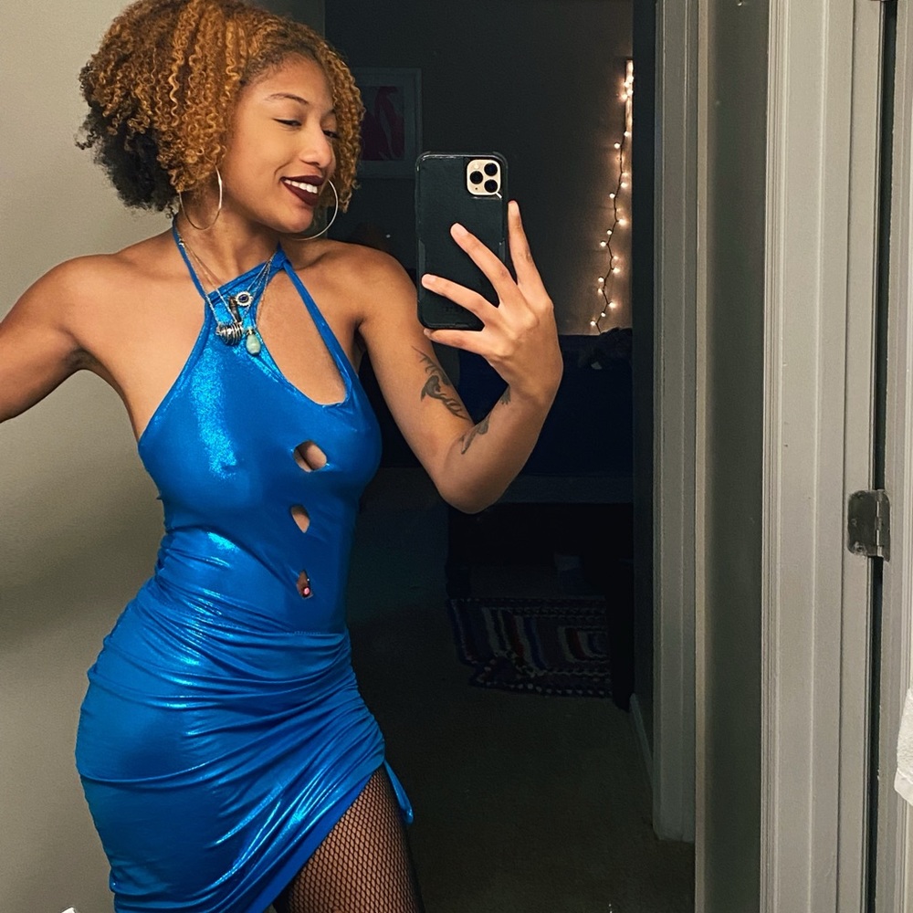 Fitted Blue dress with cutouts